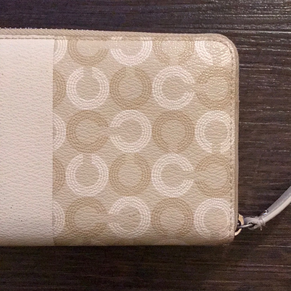Coach Wallet - Picture 3 of 6